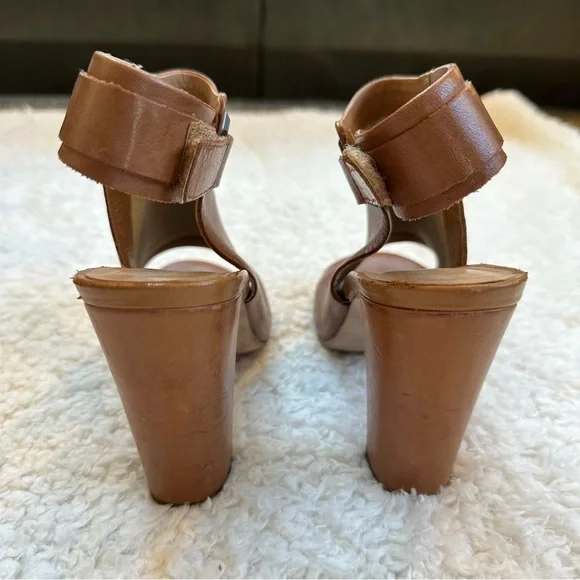 Tan Aldo heels - Picture 3 of 7